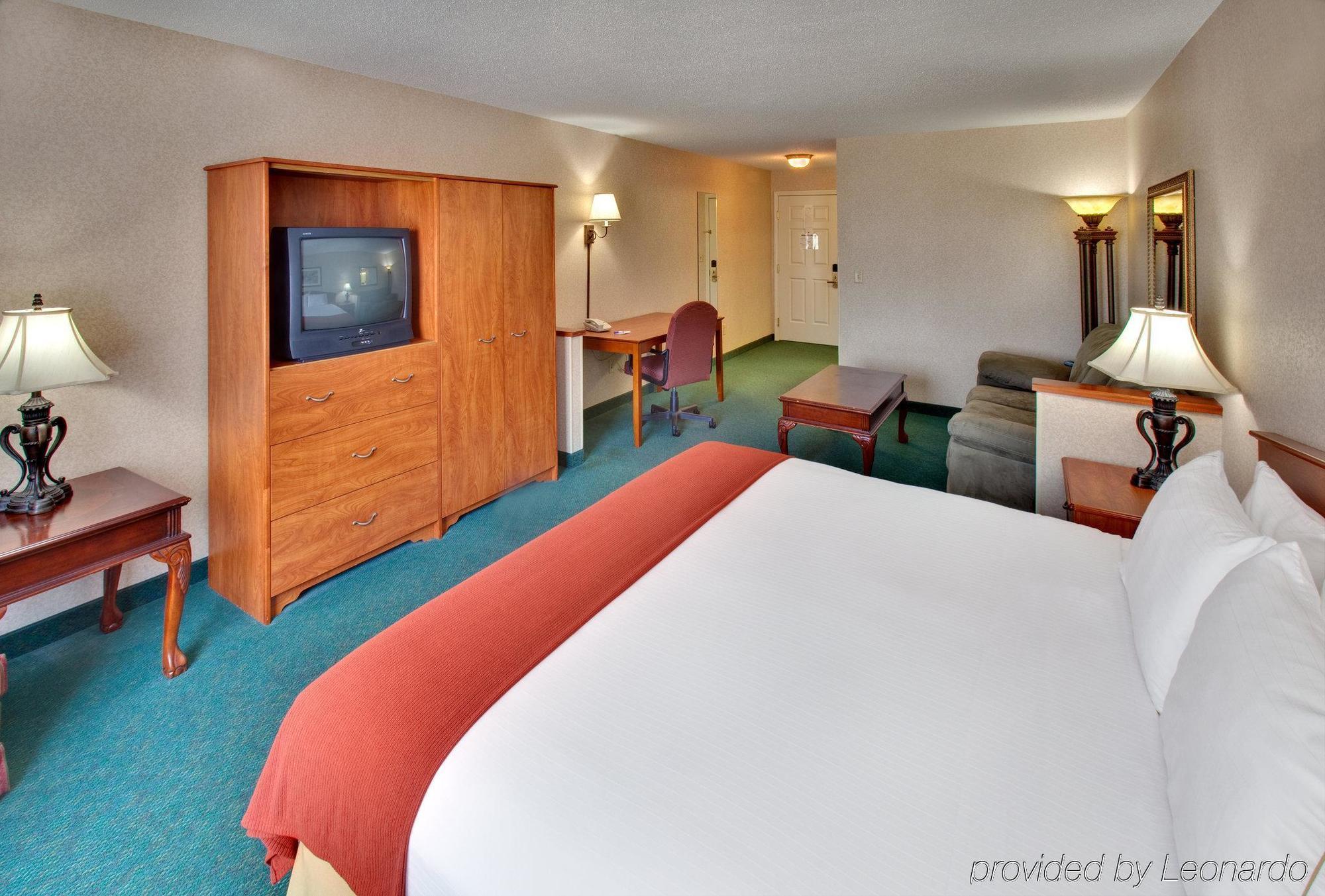 Holiday Inn Express & Suites Vermillion, An Ihg Hotel Habitación foto