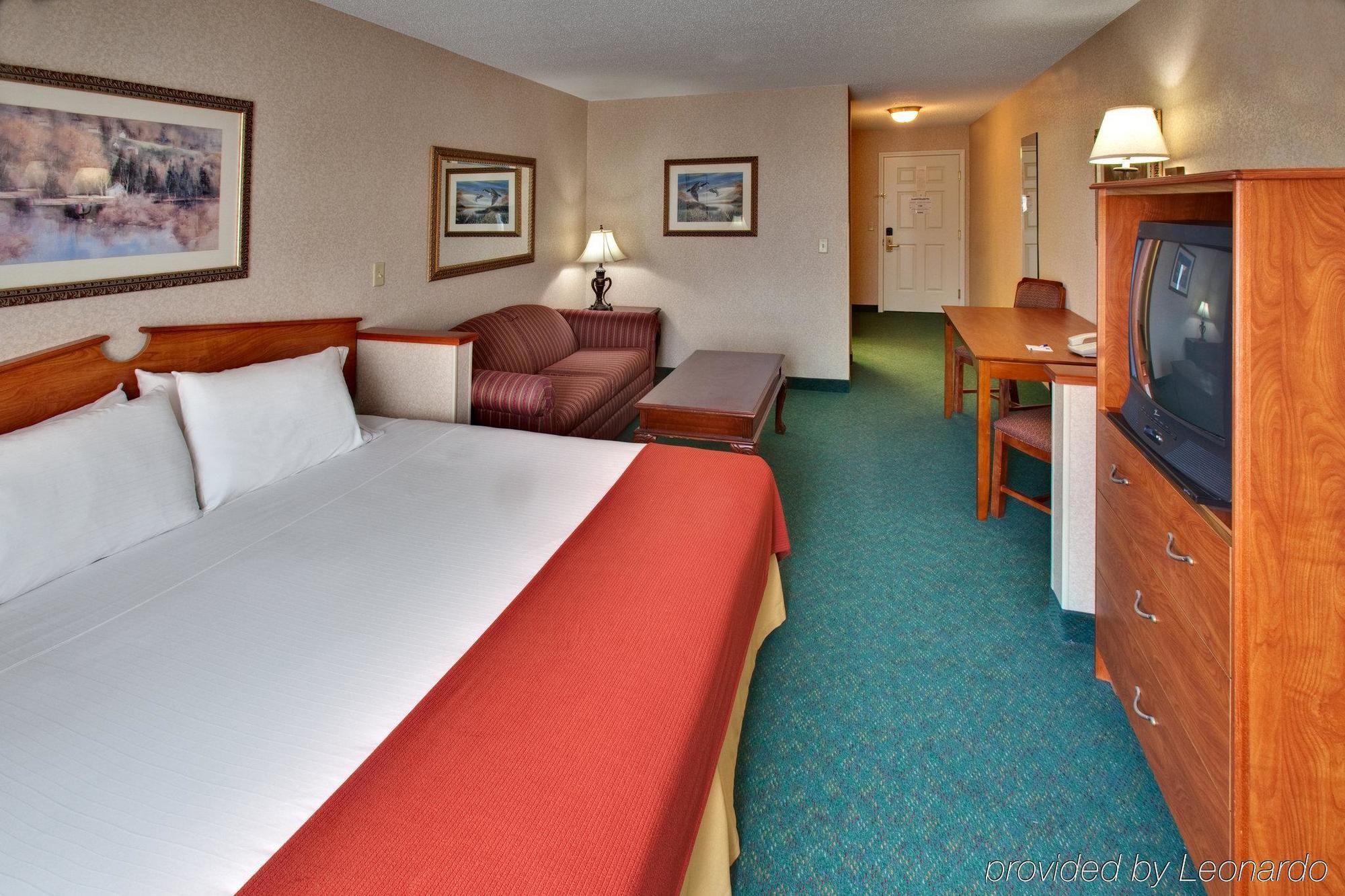 Holiday Inn Express & Suites Vermillion, An Ihg Hotel Habitación foto