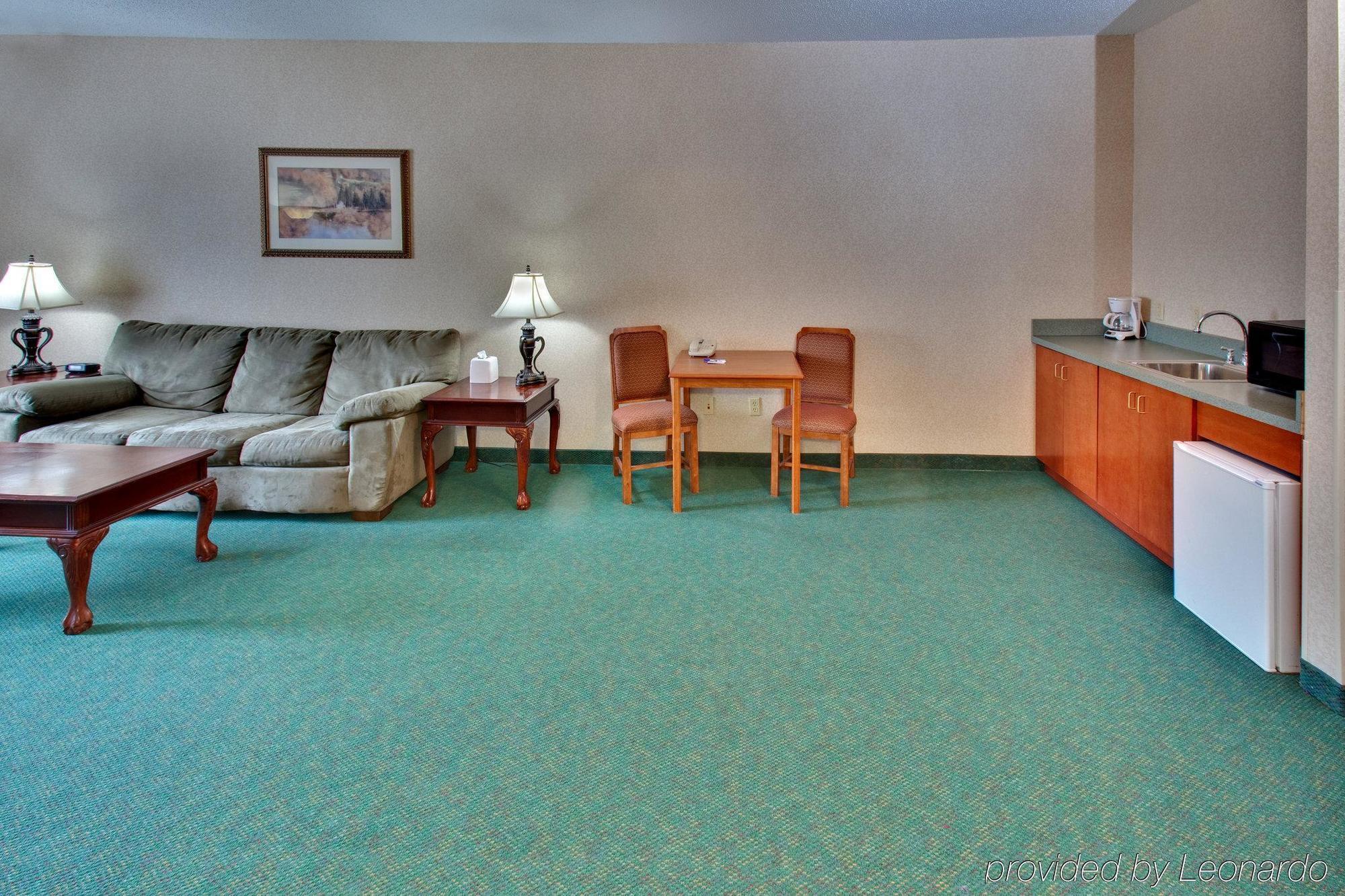 Holiday Inn Express & Suites Vermillion, An Ihg Hotel Habitación foto